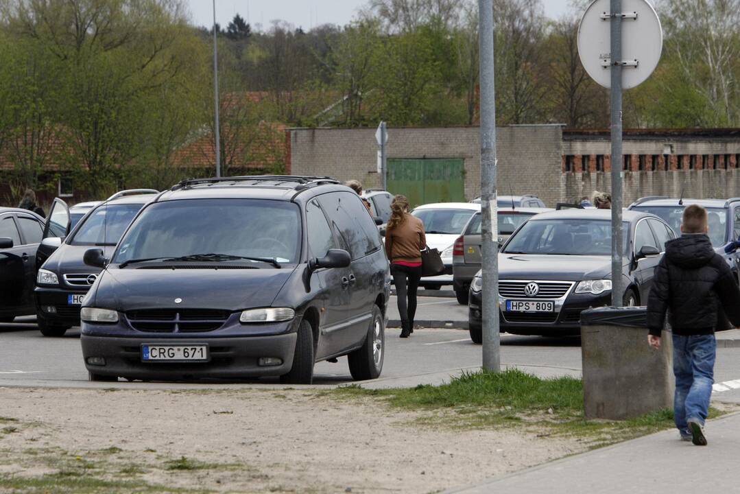 Parkavimo leidimus išduoda nauja įmonė