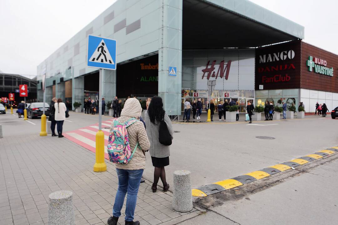 Savaitę iš namų dingusi paauglė rasta prie prekybos centro