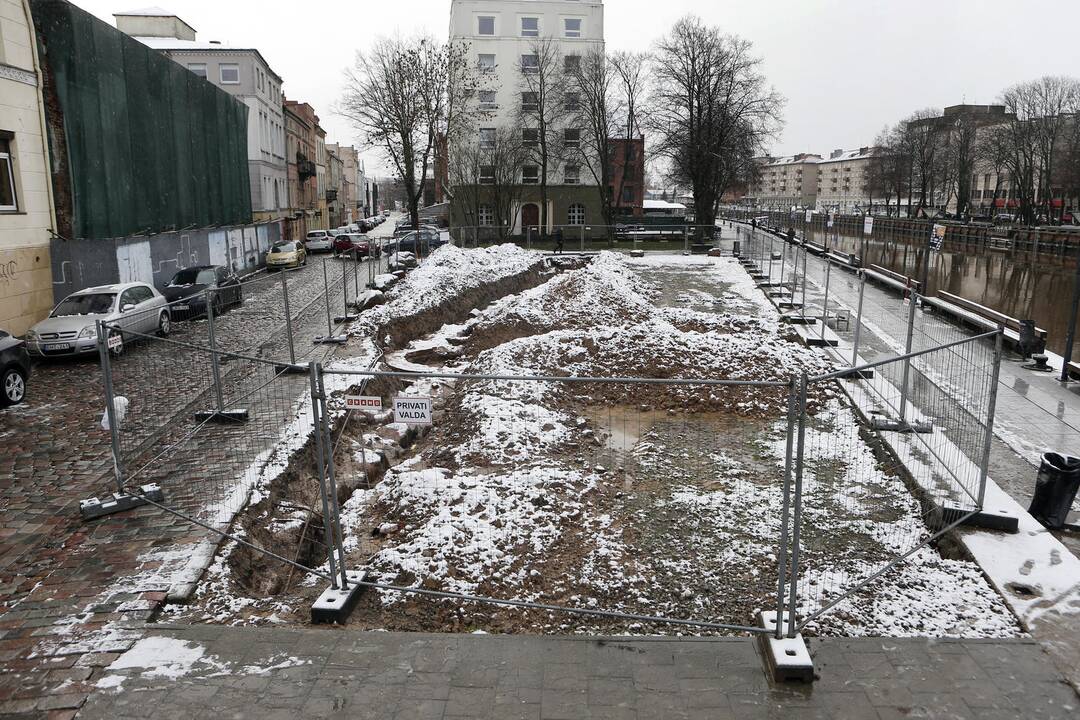 Metamorfozės: netrukus vaizdas šalia Biržos tilto turėtų radikaliai pasikeisti, prie pat upės išaugs nemažas namas.