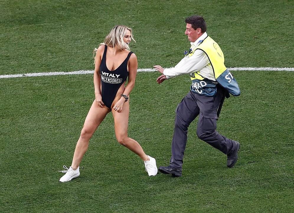 Poelgis: K.Wolanski minutei kitai privertė žiūrovus užmiršti futbolą.