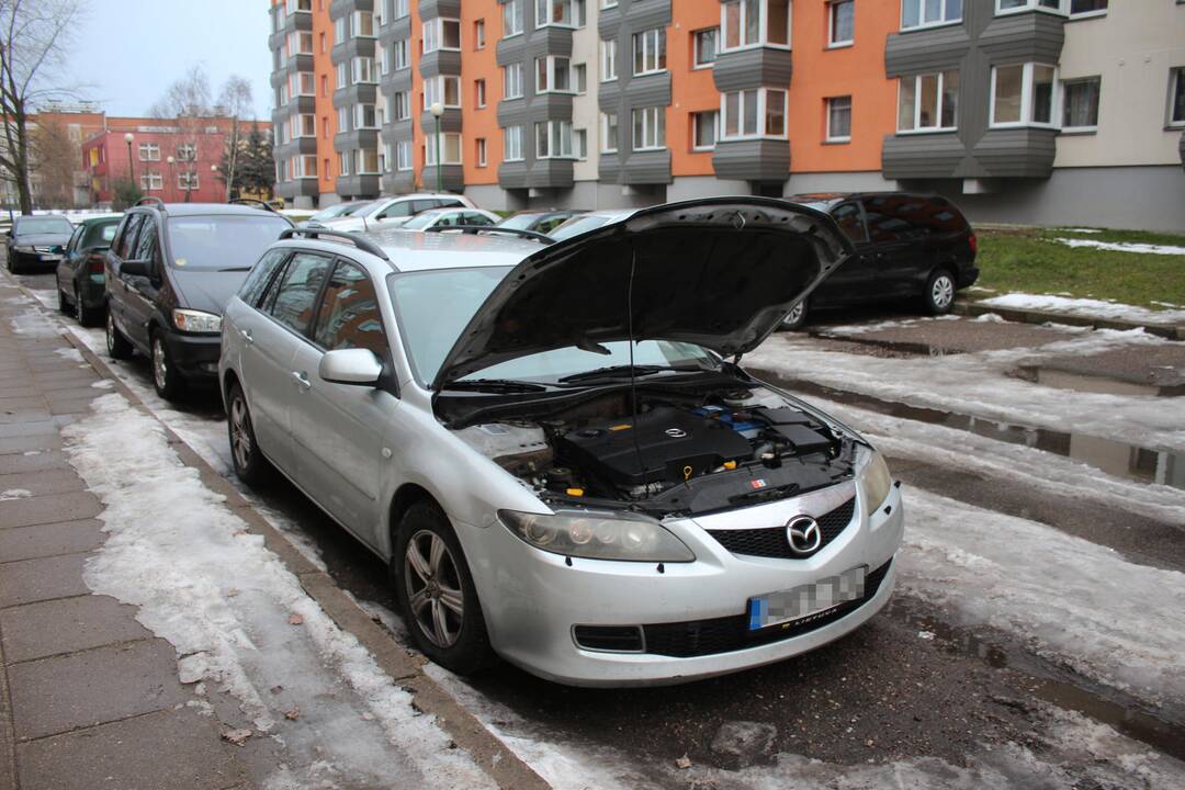 Į "Inchcape Motors" autoservisą klaipėdietis vyko daugybę kartų, tačiau po kiekvieno automobilio remonto buvo priverstas sugrįžti, nes mašinos variklis ir toliau neįsijungdavo.