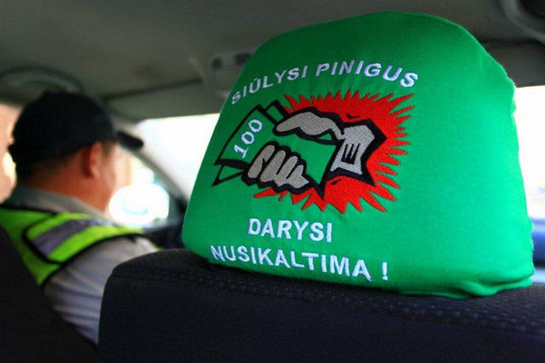 Mažėja bandymų papirkti policijos pareigūnus
