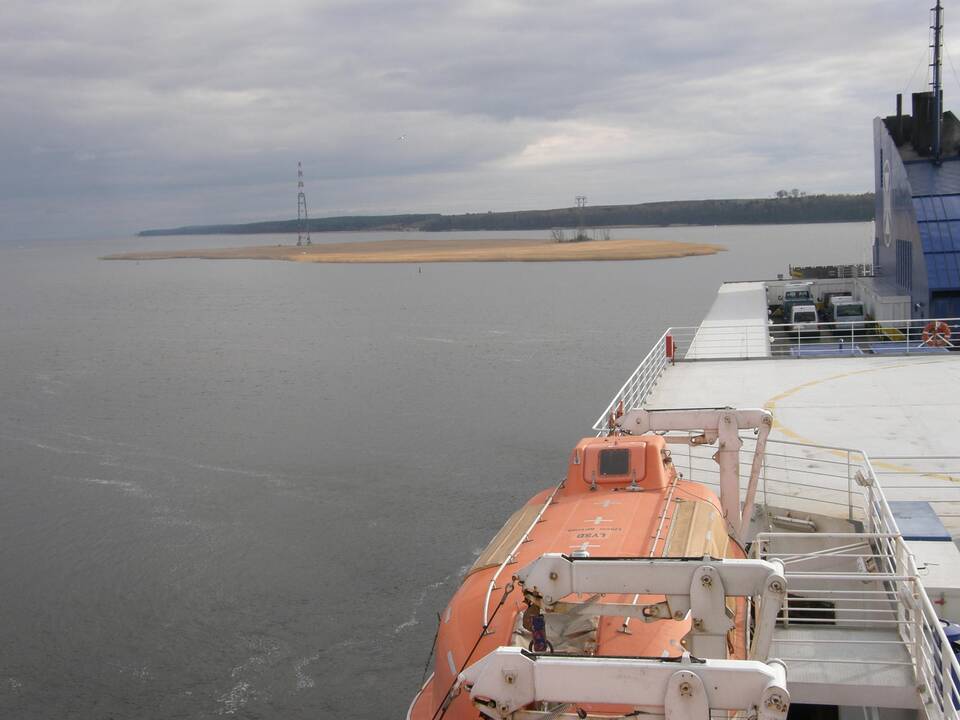 Vieta: tarp dabar stovinčių jūrų keltų ir Kiaulės Nugaros atsivertų nemaža papildoma uosto akvatorijos dalis.