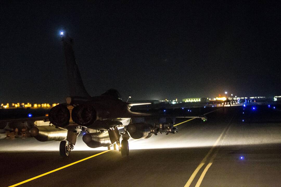 Prancūzijos aviacija atakavo IS taikinius Sirijoje
