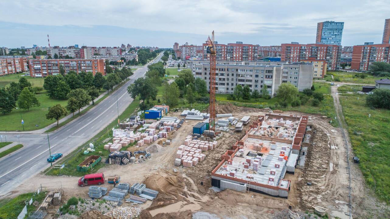 Procesas: socialinių būstų namo Irklų gatvėje statybos kol kas vyksta sklandžiai.