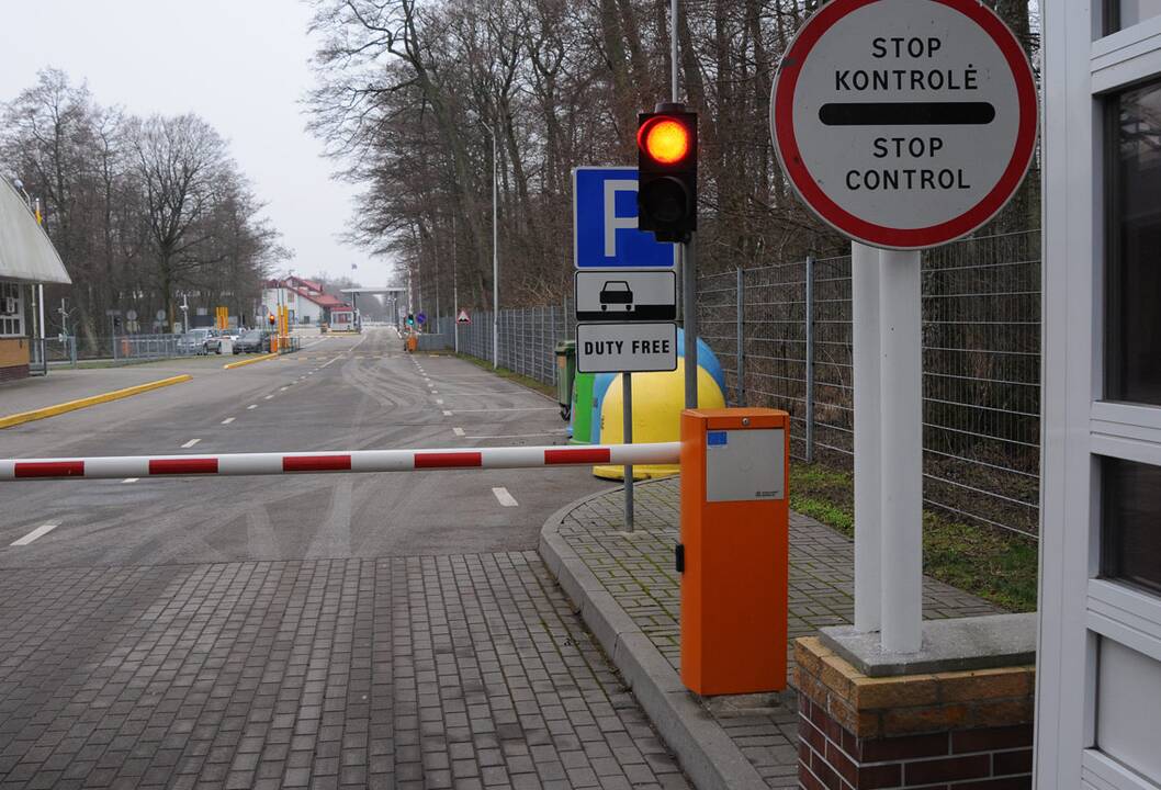 Į Lietuvą neįleistas visureigis su sovietine simbolika