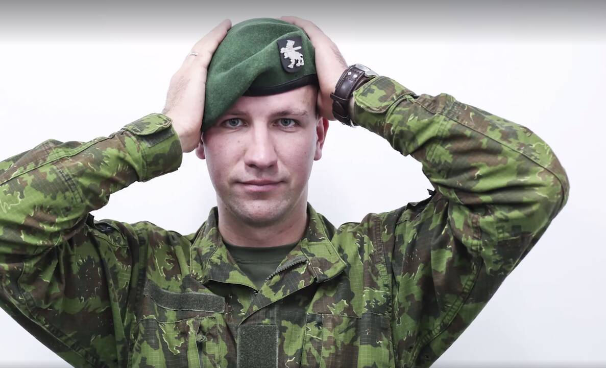 Kaip teisingai užsidėti beretę?