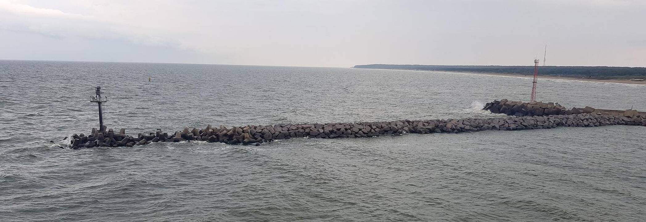 Vieta: išorinis uostas būtų šioje valstybei priklausančioje jūros dalyje už Šiaurinio molo, o miestą liestų tik siaura privažiavimo kelių juosta.
