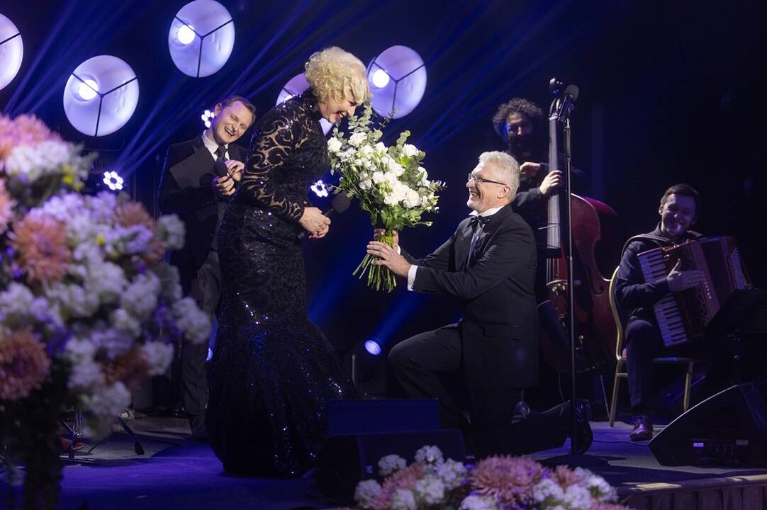 Su meile: P. Kovas, įteikė žmonai dovaną – kelionę į Atėnus, į neseniai šiame mieste atidarytą M. Callas muziejų.