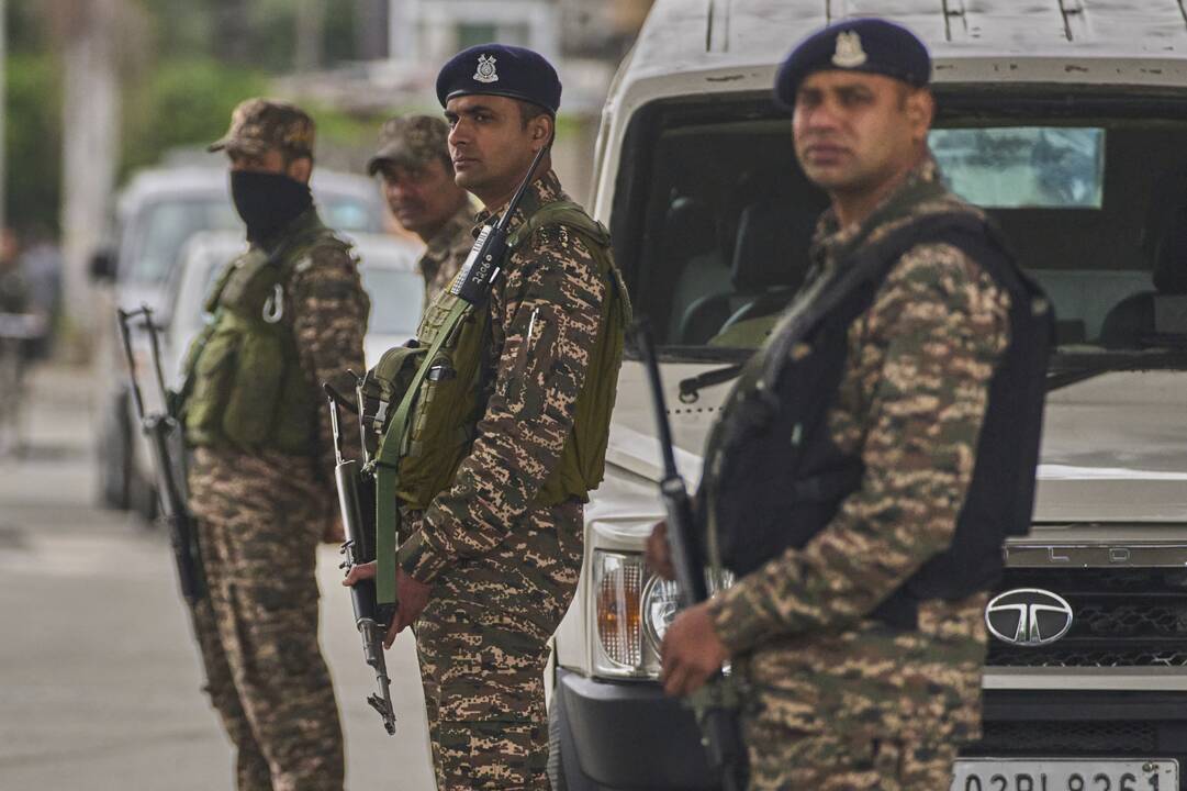 Po paliaubų su Indija Pakistanas atvėrė savo oro erdvę