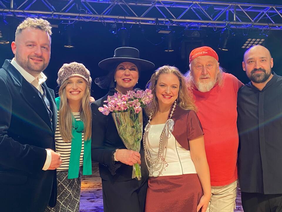 Su meile: P. Kovas, įteikė žmonai dovaną – kelionę į Atėnus, į neseniai šiame mieste atidarytą M. Callas muziejų.