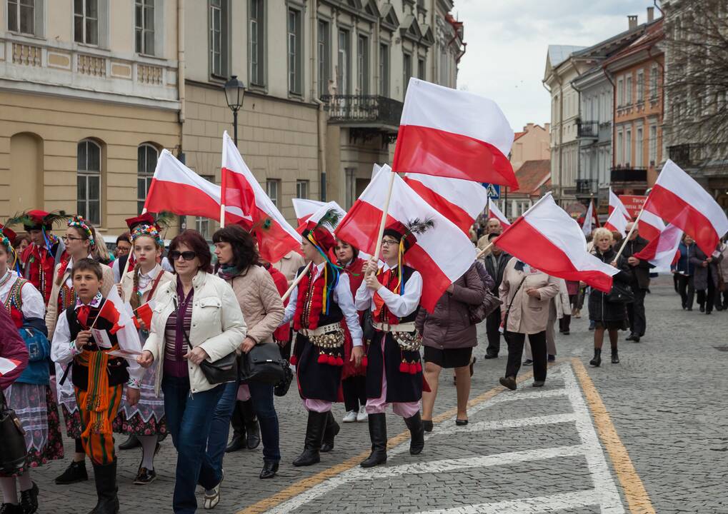 Siūlo koreguoti naują Tautinių mažumų įstatymą