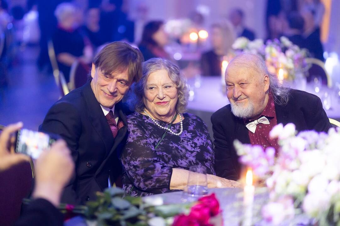 Su meile: P. Kovas, įteikė žmonai dovaną – kelionę į Atėnus, į neseniai šiame mieste atidarytą M. Callas muziejų.