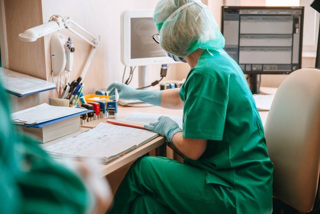 Mirštantiesiems trūksta slaugytojų: ieško pagalbos