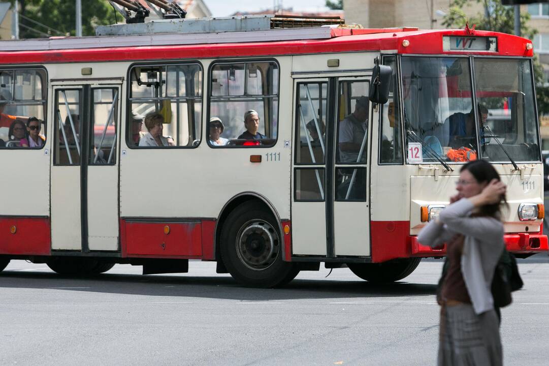 Sugedus troleibusų kontaktiniam tinklui, nevažiavo kai kurie maršrutai