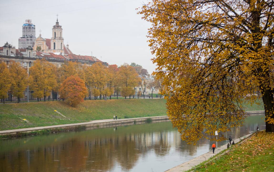 Vilniaus danguje ir vėl turėtų išlįsti saulė