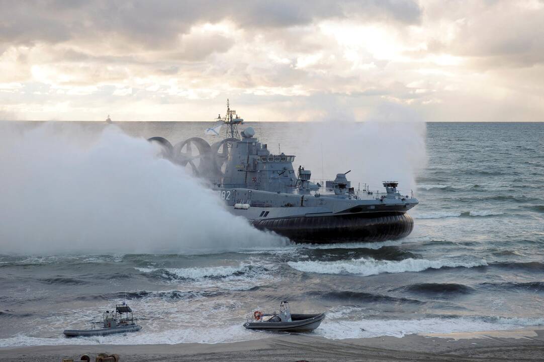 Per Rusijos ir Baltarusijos pratybas gali būti imituojamas puolimas prieš NATO?
