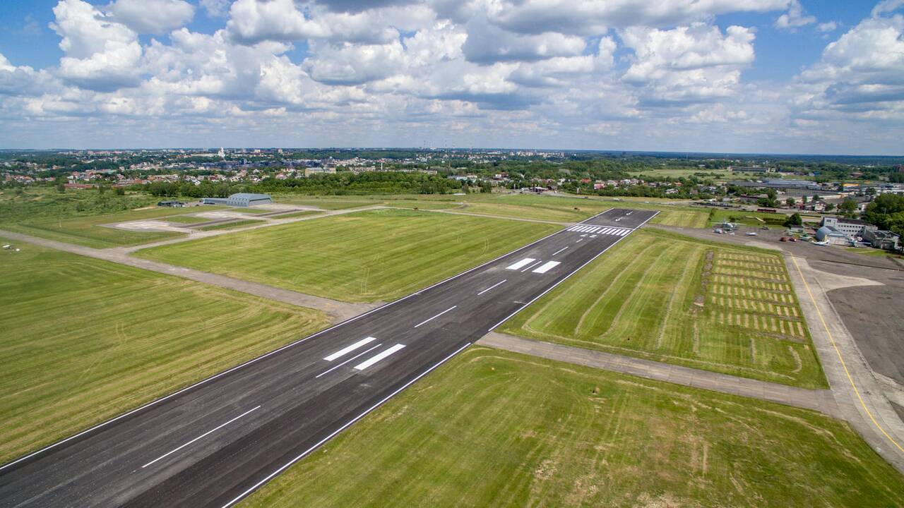 S. Dariaus ir S. Girėno aerodrome – naujutėlis pakilimo takas