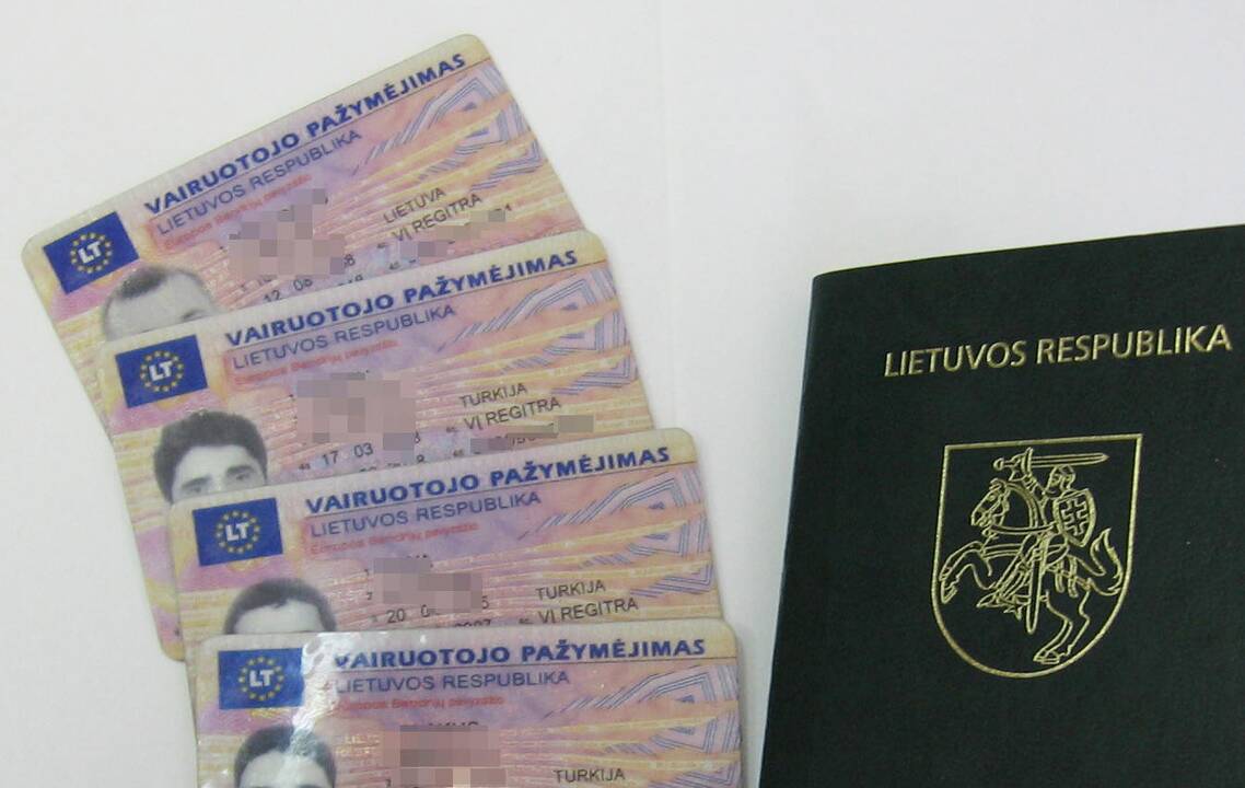Nepritarta siūlymui vairuotojo pažymėjimą prilyginti asmens dokumentui