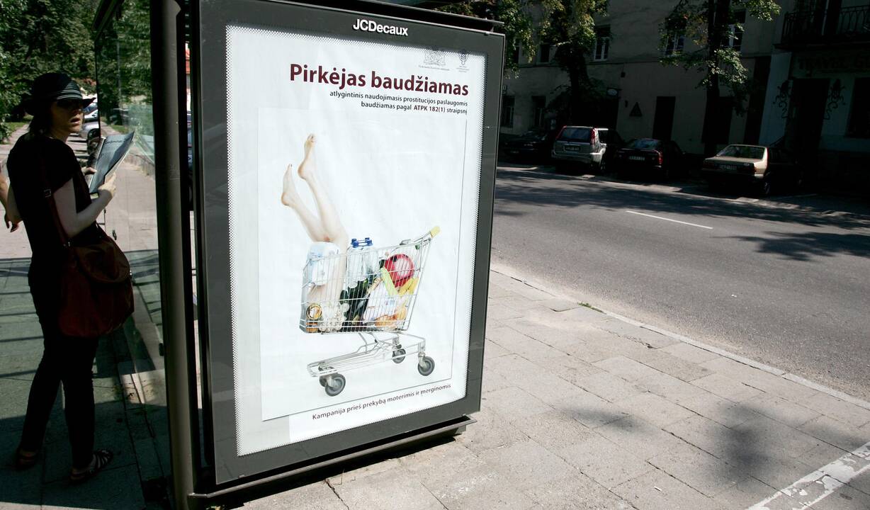 Savivaldybėse siūloma steigti komisijas kovai su prekyba žmonėmis