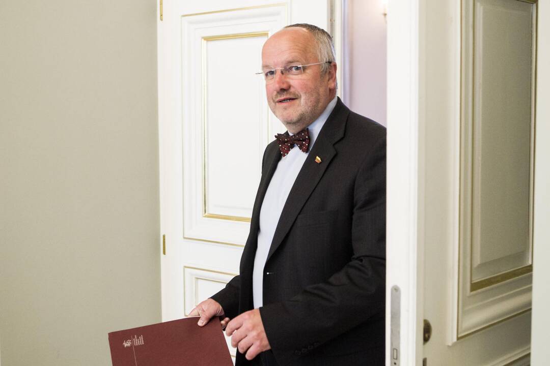 J. Olekas: ne visi kariams talkinę afganistaniečiai verti būti perkelti į Lietuvą