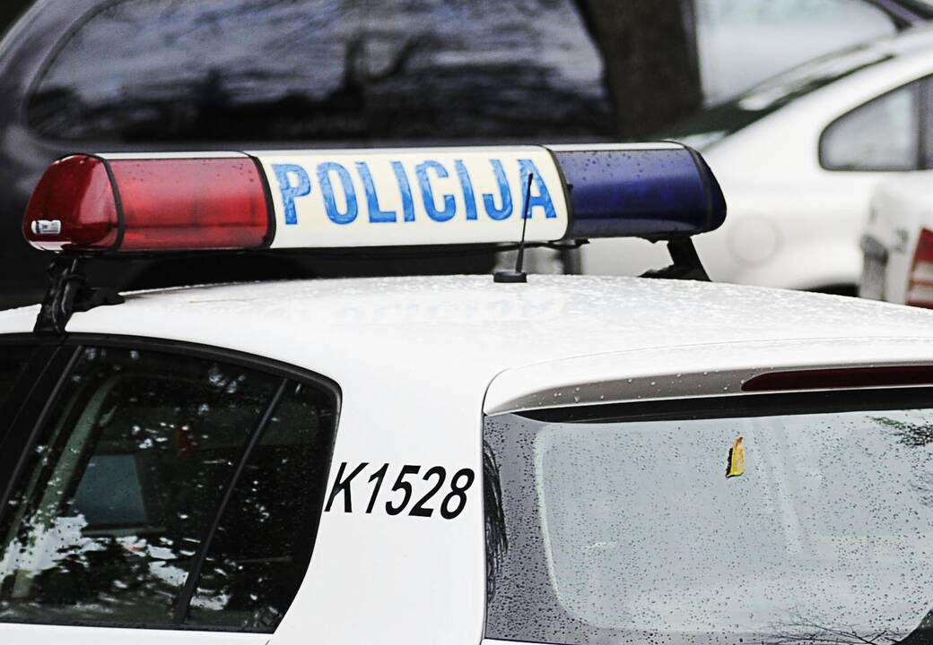Iš Bandužių gatvės pavogtas automobilis surastas už kelių kilometrų, apgadintas