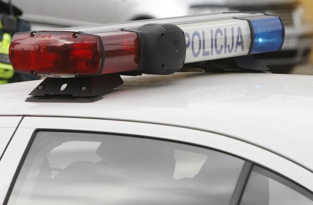 Per dieną šalyje apiplėšti du nepilnamečiai, dar vienas – sumuštas