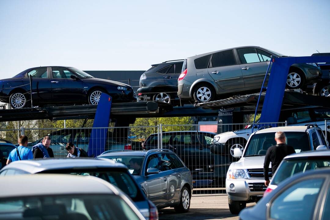 Lietuvos keliuose – seniausi automobiliai Baltijos šalyse