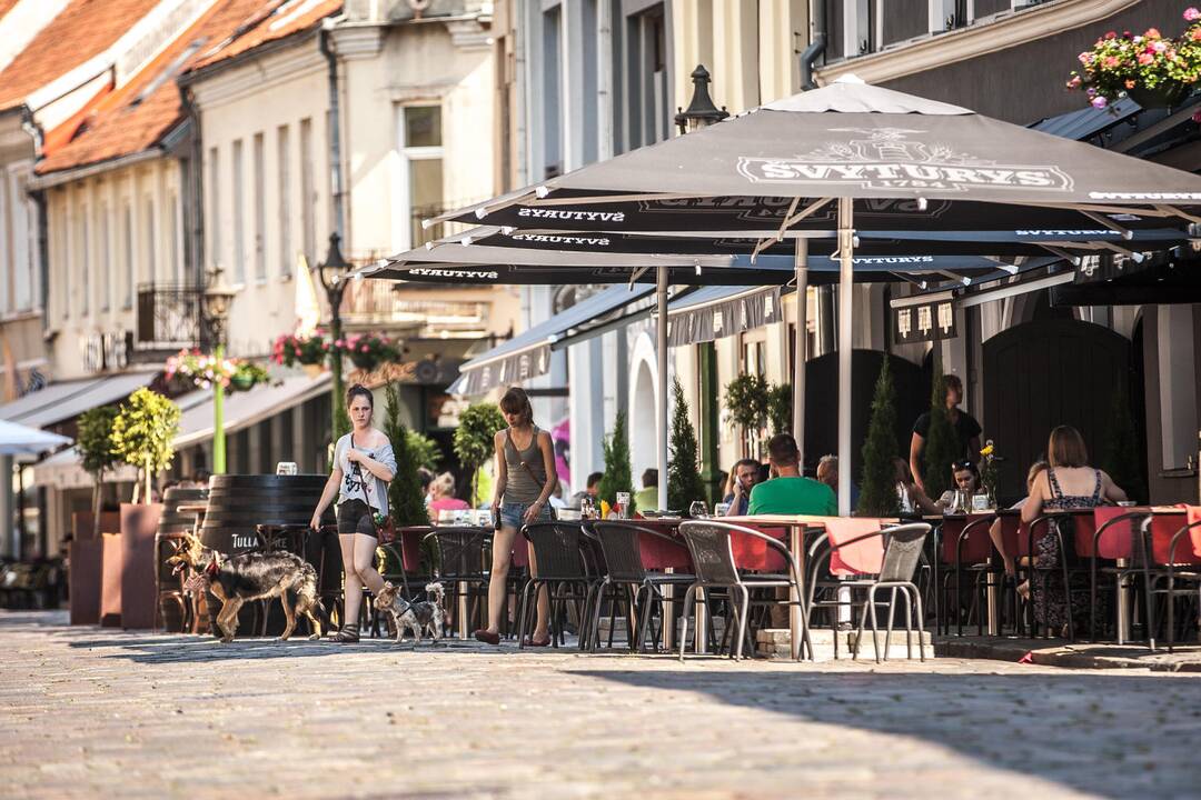 Skundai politikų neįtikino – barai Senamiestyje veiks