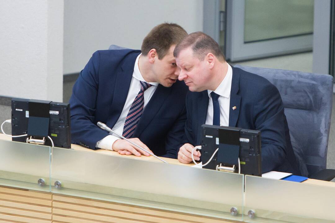 Premjeras S.Skvernelis ir finansų ministras V.Šapoka patikino, kad jokių reformų Vyriausybė nevykdys skubiai ir neapgalvotai.