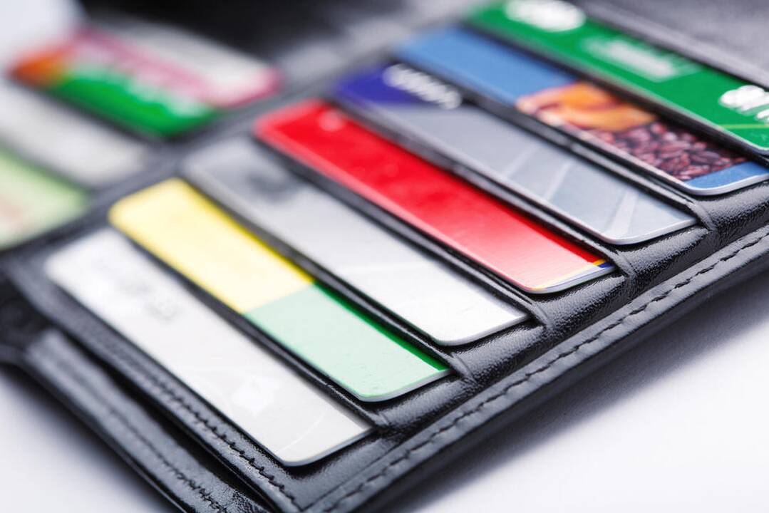 Siekdami surinkti daugiau aukų, bažnyčių vadovai leidžia aukoti banko kortelėmis