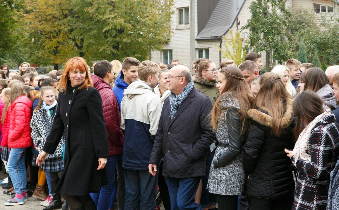 Kapsulės įkasimas Rokų gimnazijoje