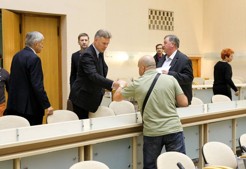 Neeilinis tarybos posėdis