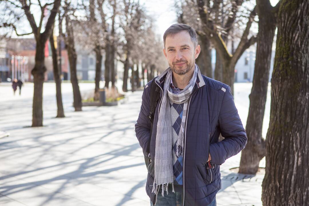 Pozicija: pasak V. Šaulio, sveikti jam padėjo ne tik įprastas vėžio gydymas, bet ir pakeista mityba, kasdienis judėjimas, šeimos palaikymas ir noras pasiekti paprastų tikslų
