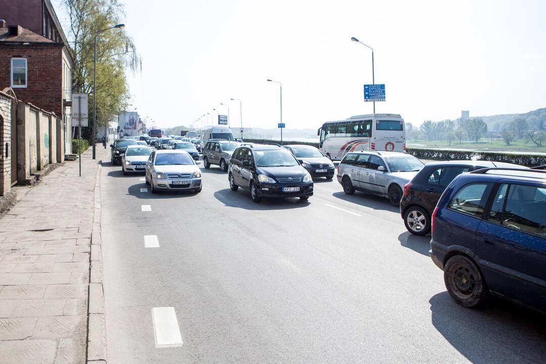 Motociklininko avarija Karaliaus Mindaugo pr.