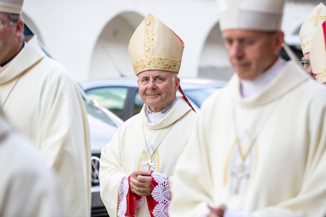 Įšventintas naujas vyskupas A. Jurevičius
