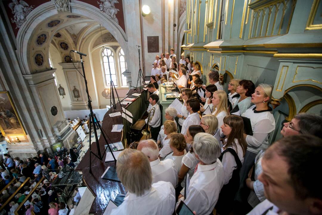 Įšventintas naujas vyskupas A. Jurevičius