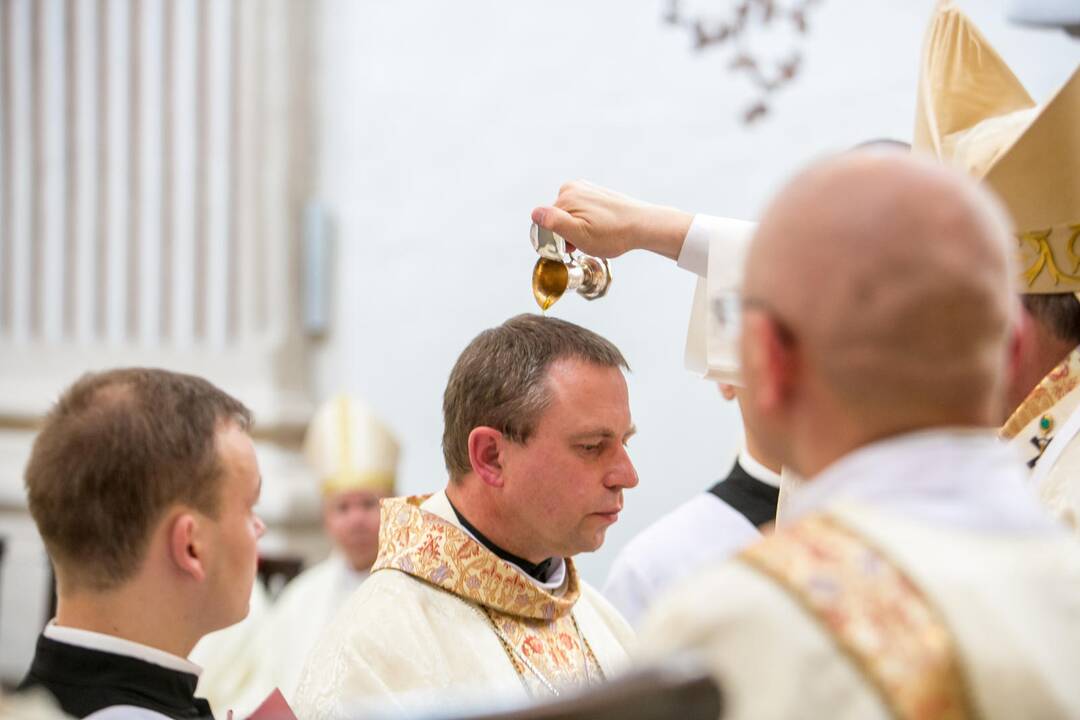 Įšventintas naujas vyskupas A. Jurevičius