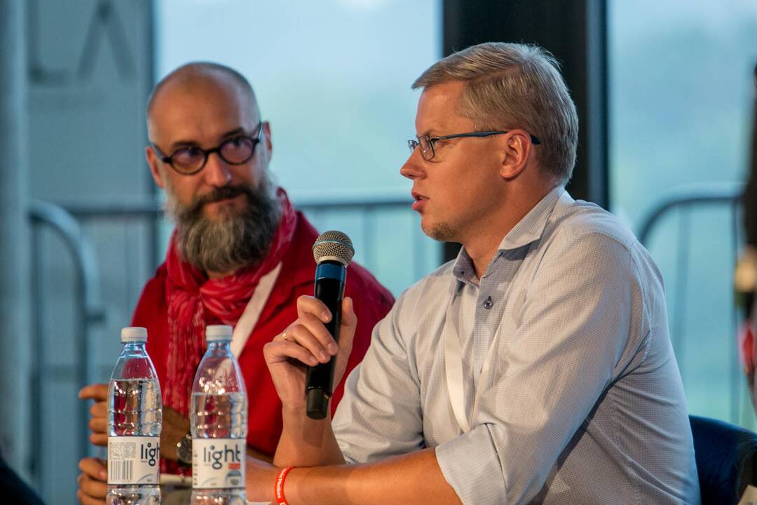 Diskusija : Vilnius vs Kaunas : kas ką vejasi?
