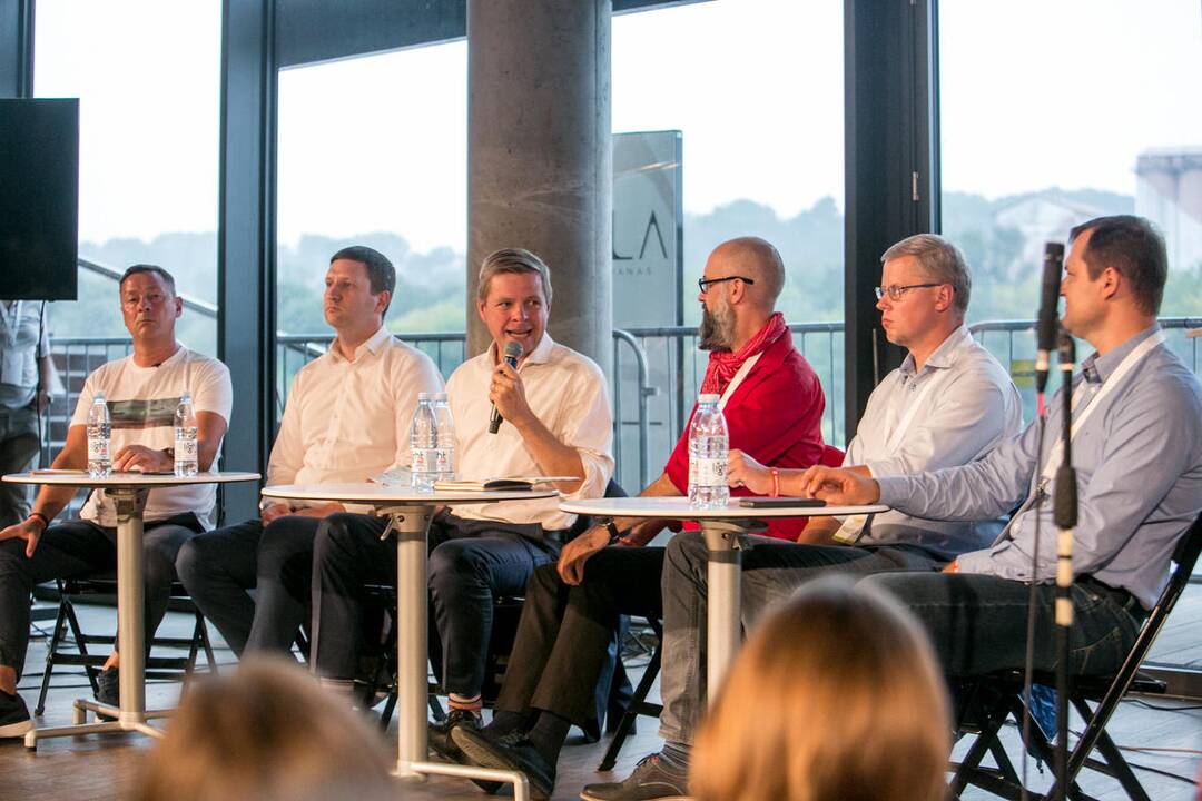 Diskusija : Vilnius vs Kaunas : kas ką vejasi?