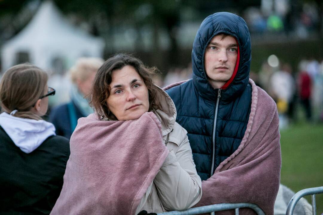 Žmonės rinkosi į šv. Mišias Santakoje