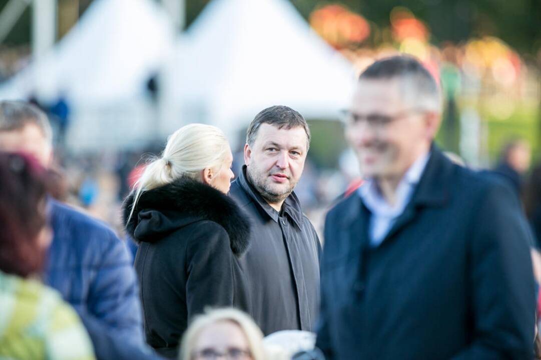 Žmonės rinkosi į šv. Mišias Santakoje