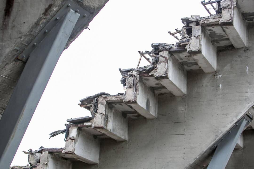 Pradėtos griauti Kauno stadiono tribūnos