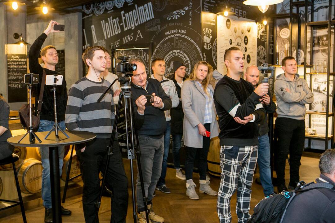 Dakaro ralyje debiutuosiančio Arūno Gelažninko komandos pristatymas