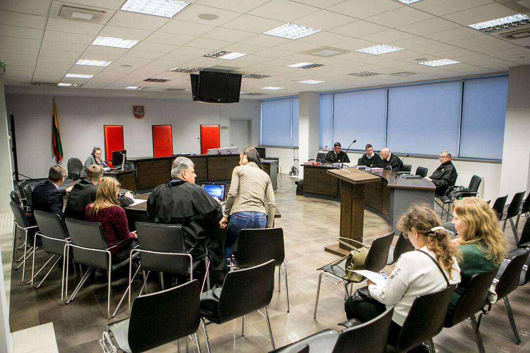 "Grožio chirurgijos" byla teisme