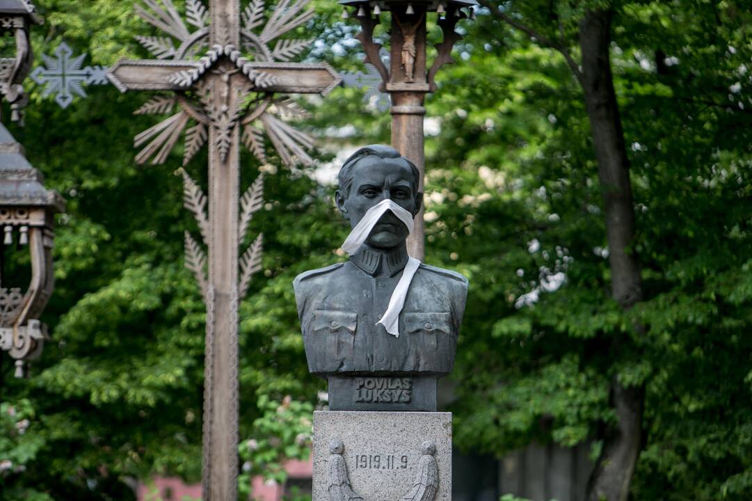 Meninė akcija Karo muziejaus sodelyje