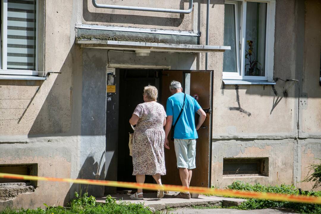 Kauno daugiabučio sienoje atsivėrė didžiulis plyšys