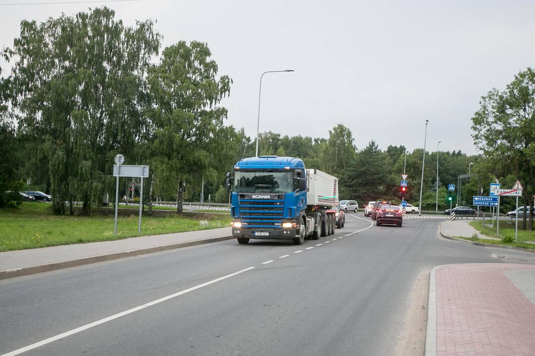 Protesto akcija prieš sunkiasvorius automobilius