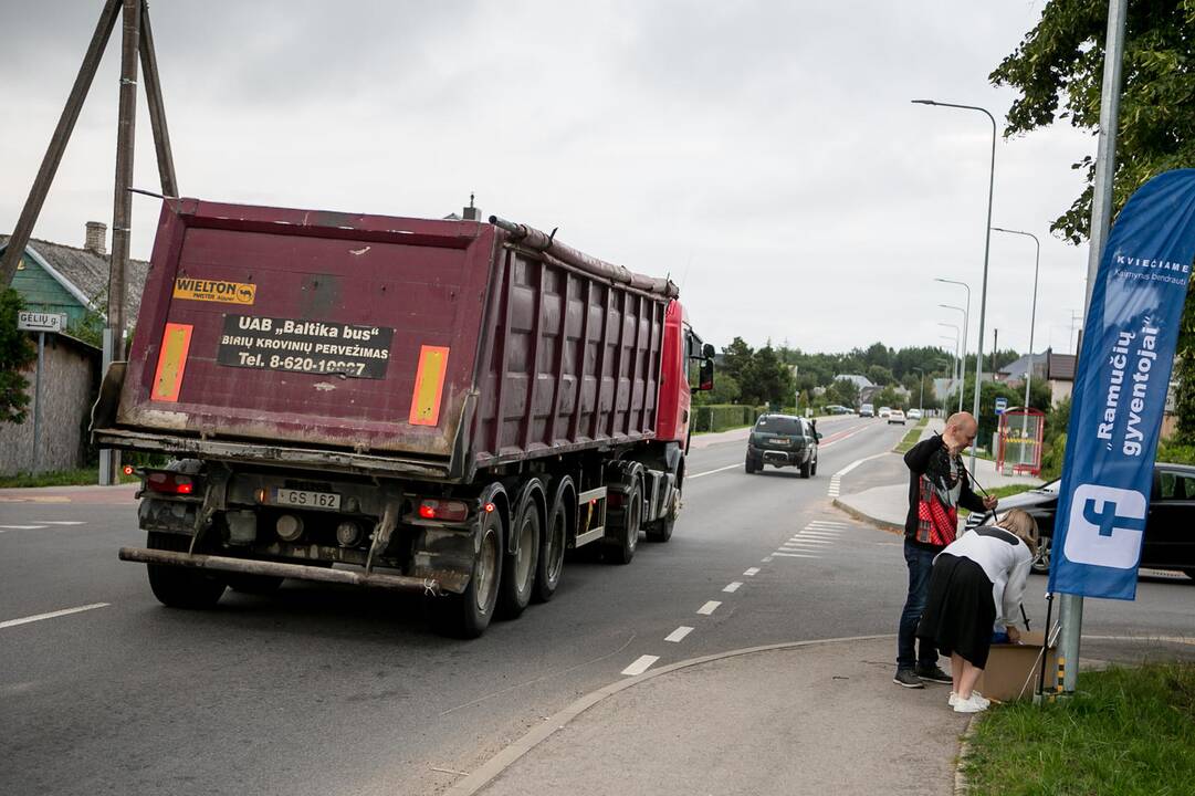 Protesto akcija prieš sunkiasvorius automobilius