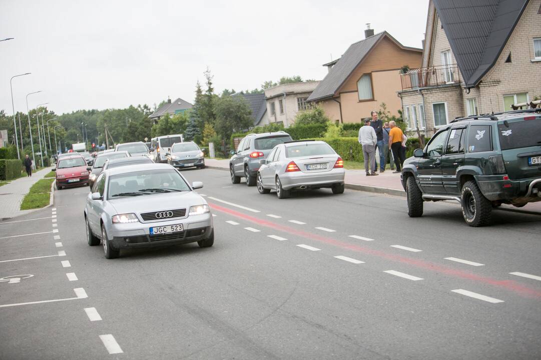 Protesto akcija prieš sunkiasvorius automobilius